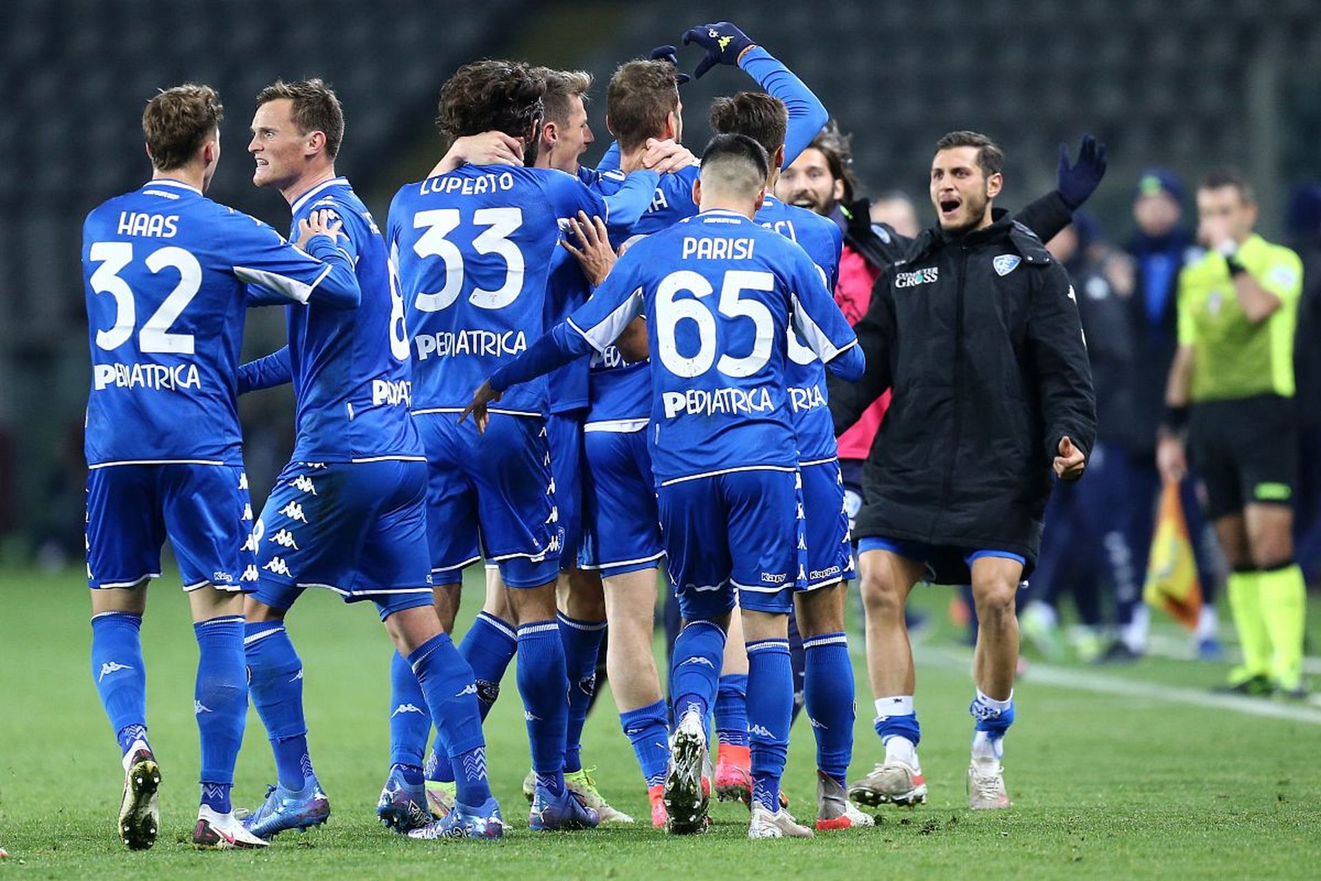 的认真踢球 的认真踢球