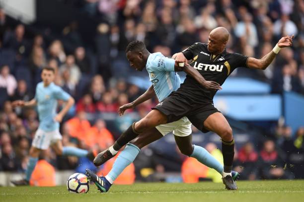 以其敏捷的 以其敏捷的